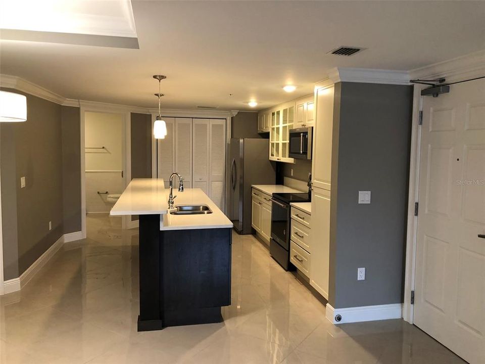 Active With Contract: $2,800 (2 beds, 2 baths, 1496 Square Feet)