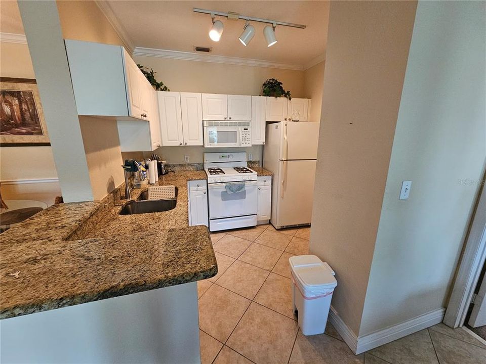 For Rent: $2,790 (2 beds, 2 baths, 1140 Square Feet)