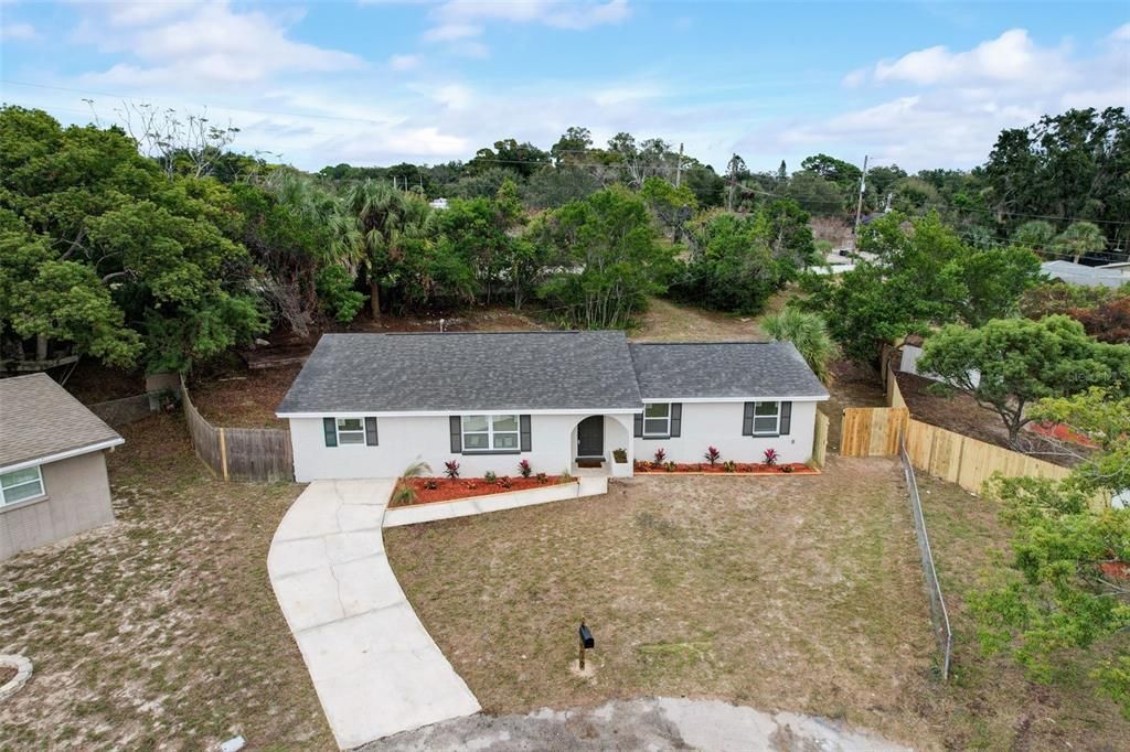 Recently Sold: $325,000 (4 beds, 2 baths, 1688 Square Feet)