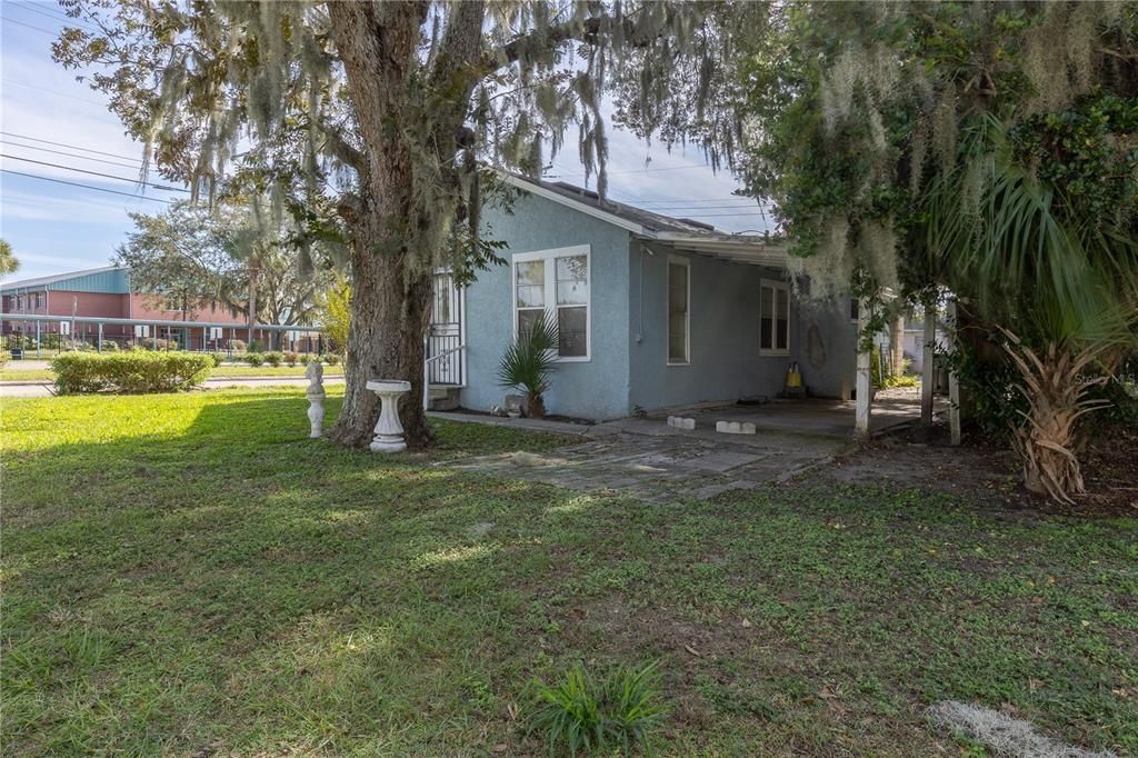 Recently Sold: $159,900 (3 beds, 1 baths, 940 Square Feet)