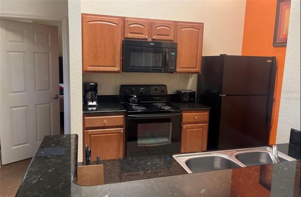 For Sale: $170,000 (2 beds, 2 baths, 1060 Square Feet)