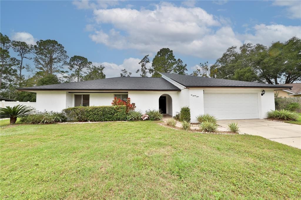 Recently Sold: $359,900 (3 beds, 2 baths, 2012 Square Feet)