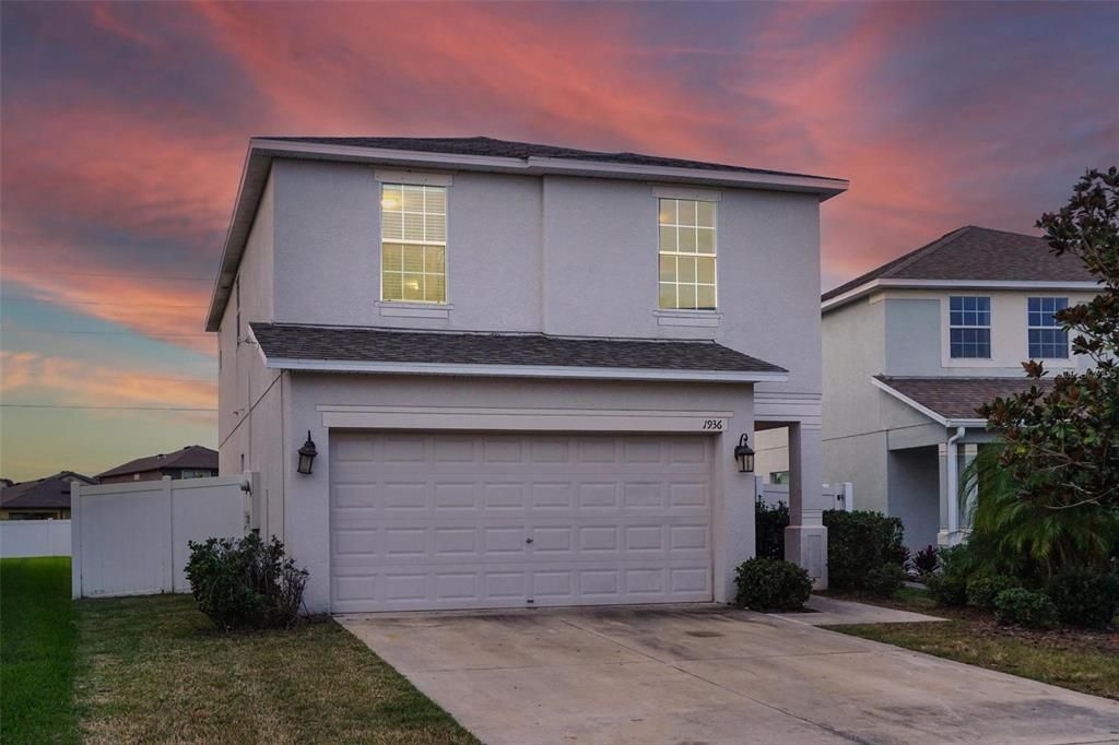 Recently Sold: $309,900 (4 beds, 2 baths, 1798 Square Feet)