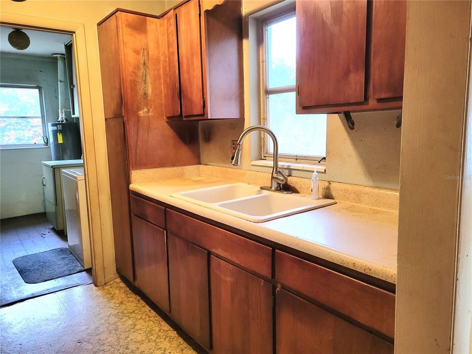 Recently Sold: $229,000 (2 beds, 1 baths, 971 Square Feet)