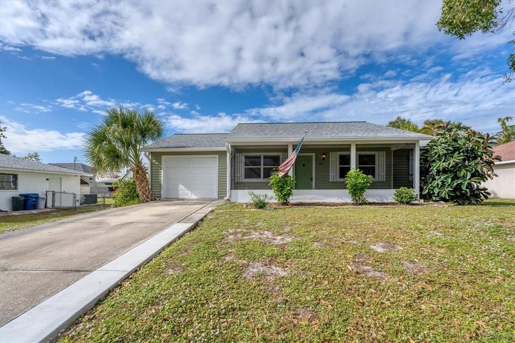 Welcome to 332 Drake in Venice!