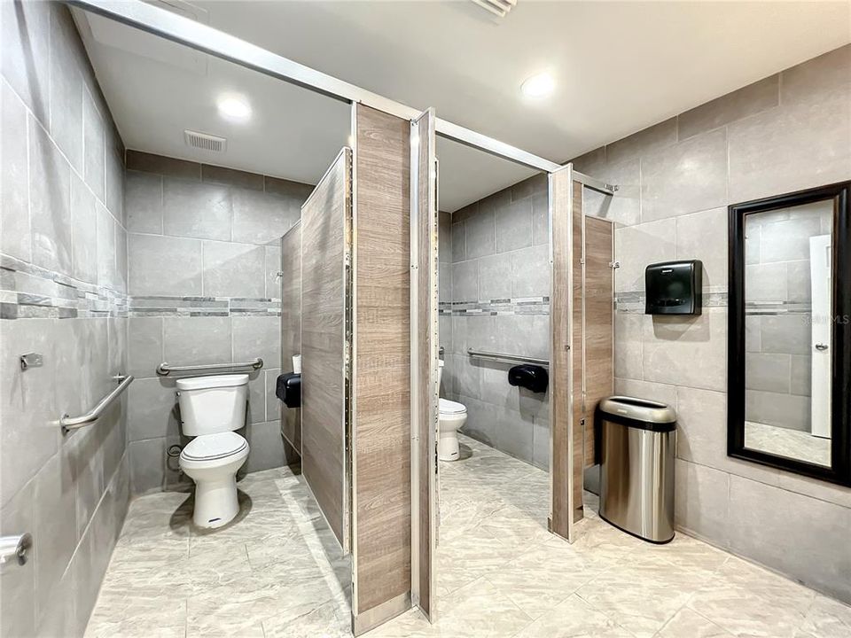 最近售出: $550,000 (0 贝兹, 0 浴室, 2846 平方英尺)