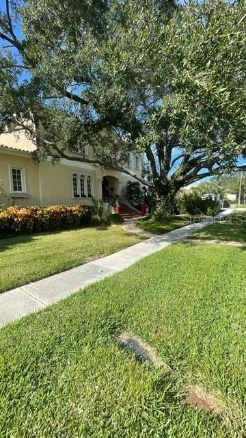 Recently Sold: $3,500,000 (5 beds, 6 baths, 5112 Square Feet)