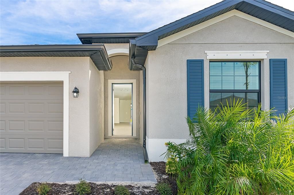 Active With Contract: $2,550 (4 beds, 3 baths, 2032 Square Feet)