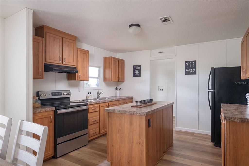 Recently Sold: $200,000 (3 beds, 2 baths, 1200 Square Feet)