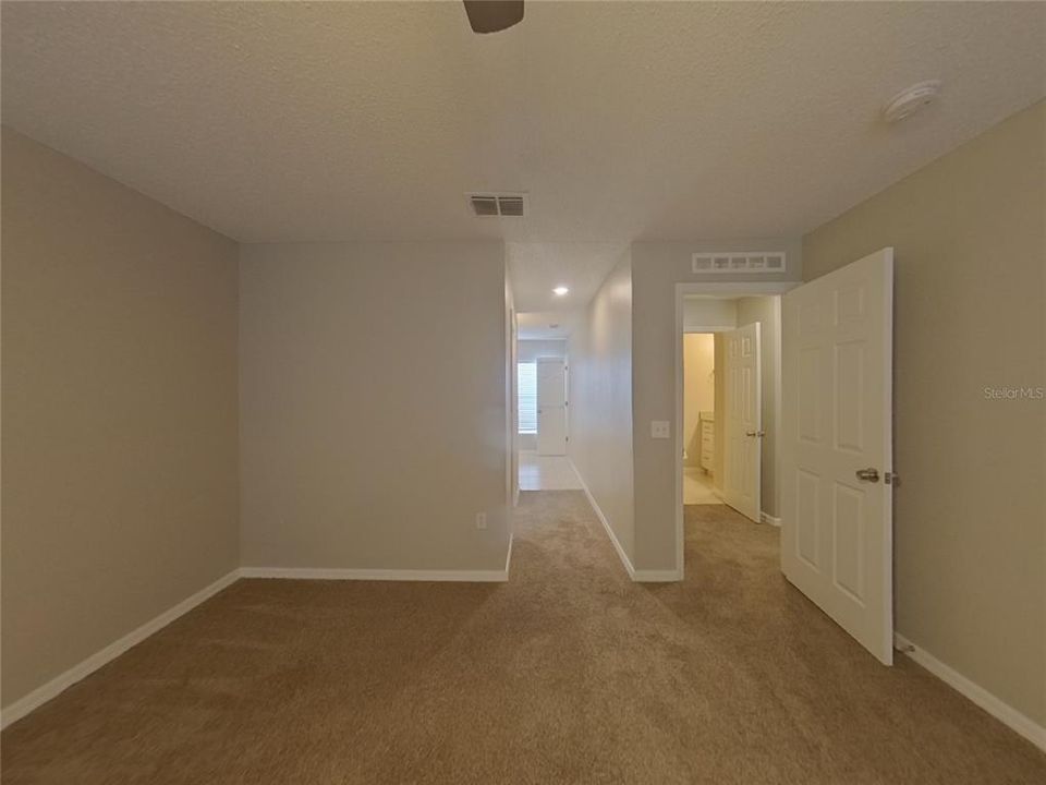 For Rent: $2,419 (3 beds, 2 baths, 2512 Square Feet)