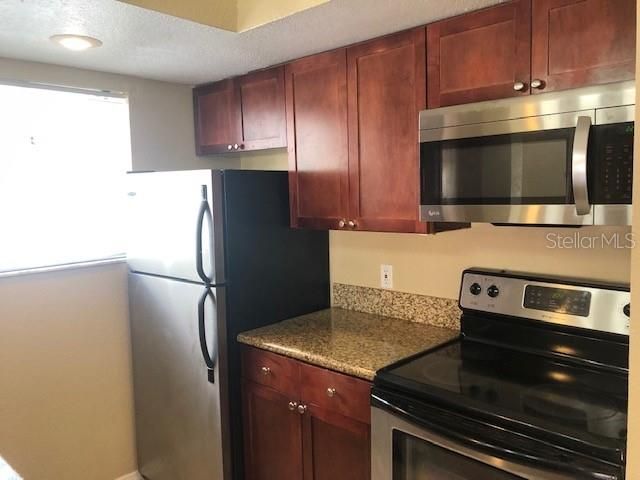 Recently Rented: $1,535 (2 beds, 1 baths, 919 Square Feet)