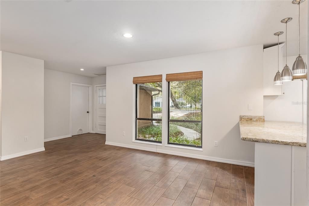 Recently Sold: $375,000 (3 beds, 2 baths, 1718 Square Feet)