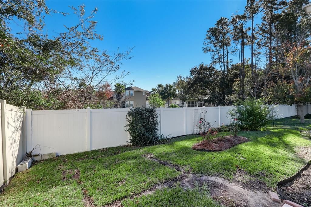 Recently Sold: $425,000 (3 beds, 2 baths, 1818 Square Feet)