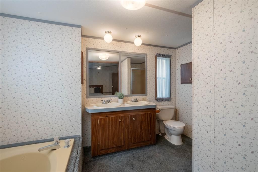 最近售出: $127,500 (3 贝兹, 2 浴室, 1152 平方英尺)