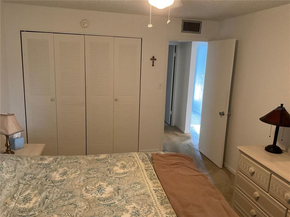 Active With Contract: $79,500 (1 beds, 1 baths, 725 Square Feet)