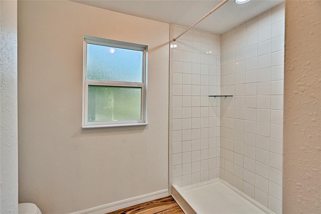 最近售出: $160,000 (3 贝兹, 2 浴室, 1656 平方英尺)
