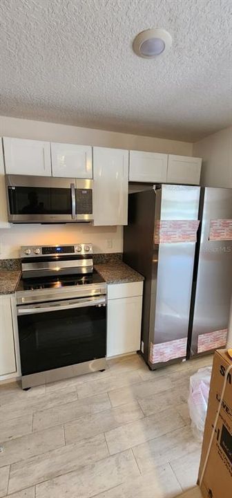 Active With Contract: $149,000 (2 beds, 1 baths, 872 Square Feet)