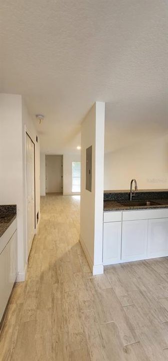 Active With Contract: $149,000 (2 beds, 1 baths, 872 Square Feet)