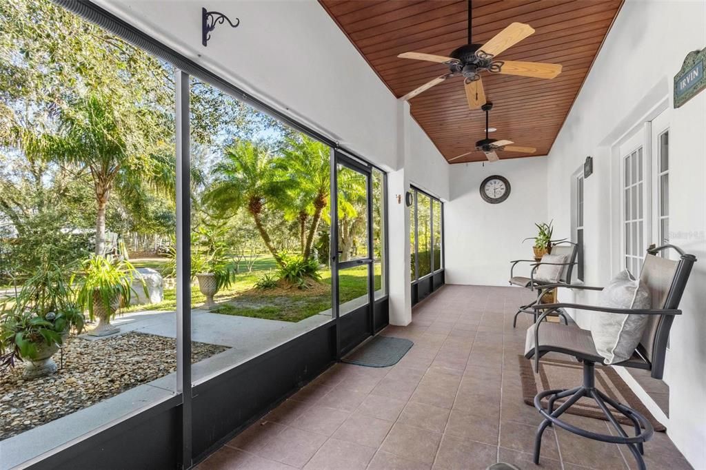 Recently Sold: $900,000 (2 beds, 2 baths, 3619 Square Feet)