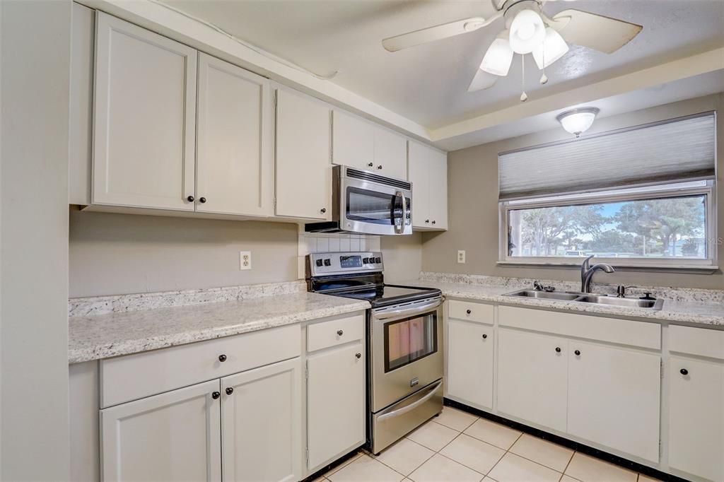 Recently Sold: $264,999 (3 beds, 2 baths, 1323 Square Feet)