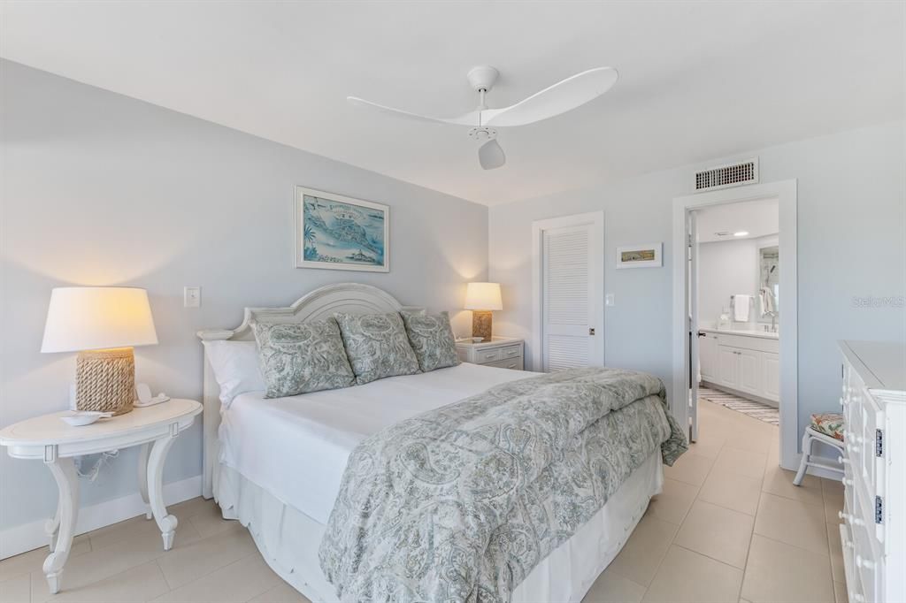 Active With Contract: $1,479,000 (1 beds, 2 baths, 900 Square Feet)