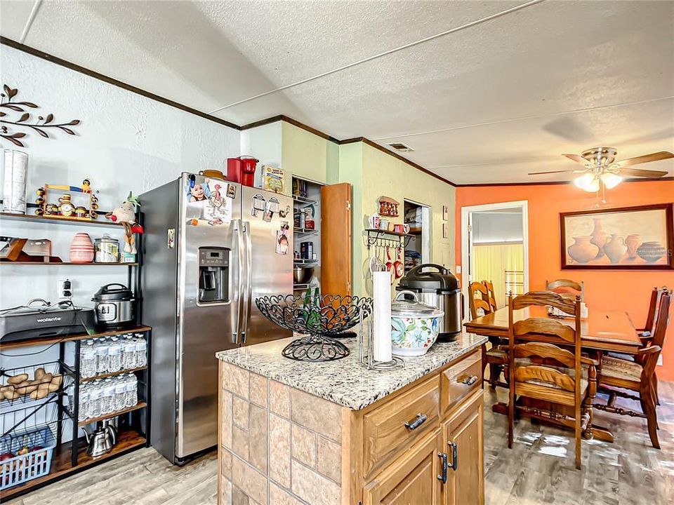 For Sale: $160,000 (4 beds, 2 baths, 1728 Square Feet)