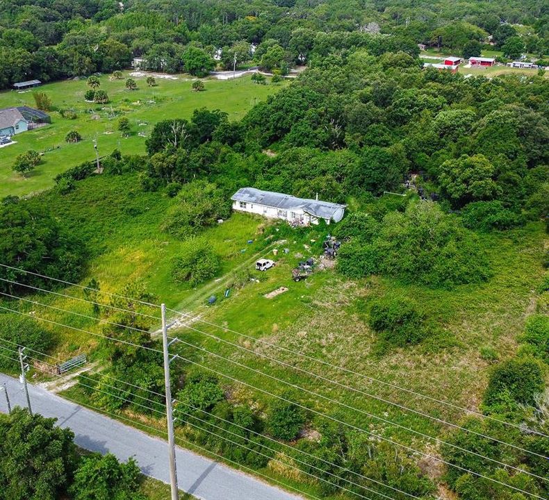 На продажу: $875,000 (5.47 acres)