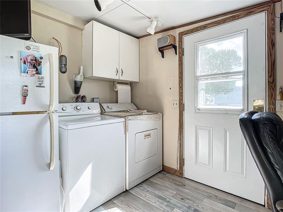 For Sale: $140,000 (2 beds, 2 baths, 1056 Square Feet)