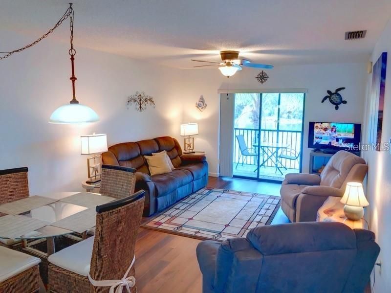 В аренду: $3,000 (2 спален, 2 ванн, 892 Квадратных фут)