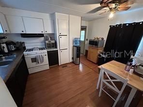For Sale: $399,900 (2 beds, 1 baths, 840 Square Feet)