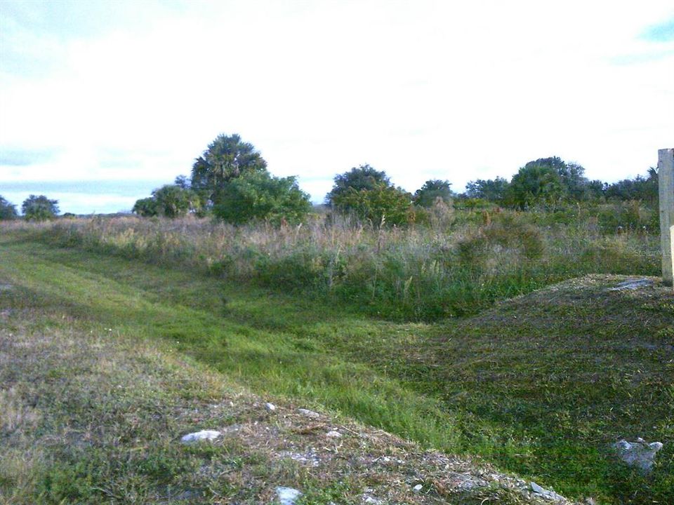 En Venta: $55,000 (0.87 acres)