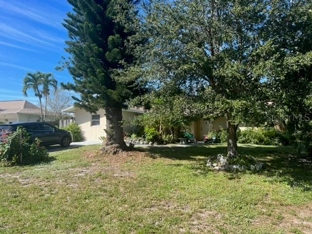 Recently Sold: $375,000 (3 beds, 2 baths, 1384 Square Feet)