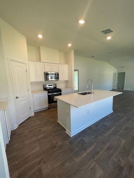 Active With Contract: $291,990 (4 beds, 2 baths, 1526 Square Feet)