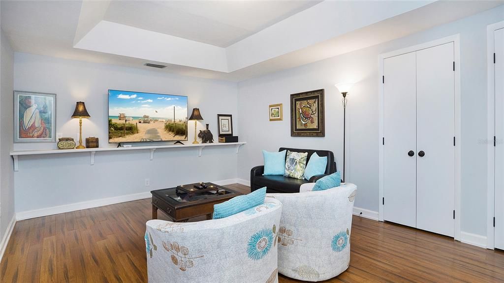 Recently Sold: $750,000 (4 beds, 3 baths, 2670 Square Feet)