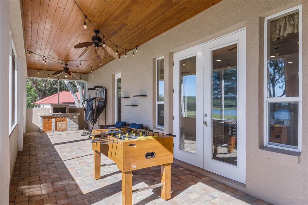 Recently Sold: $875,000 (4 beds, 4 baths, 3570 Square Feet)