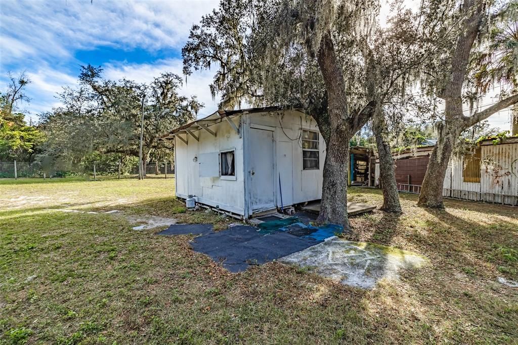 For Sale: $200,000 (4 beds, 2 baths, 1954 Square Feet)