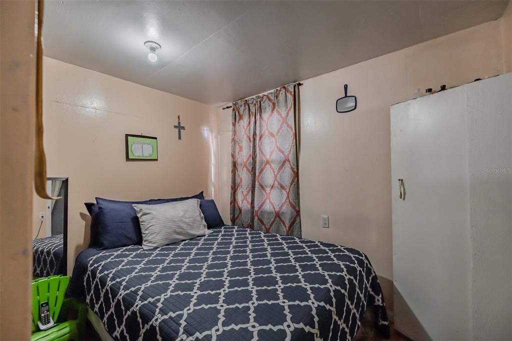 For Sale: $200,000 (4 beds, 2 baths, 1954 Square Feet)