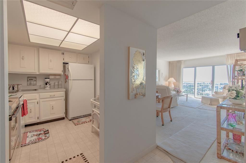 Recently Sold: $249,995 (1 beds, 1 baths, 745 Square Feet)