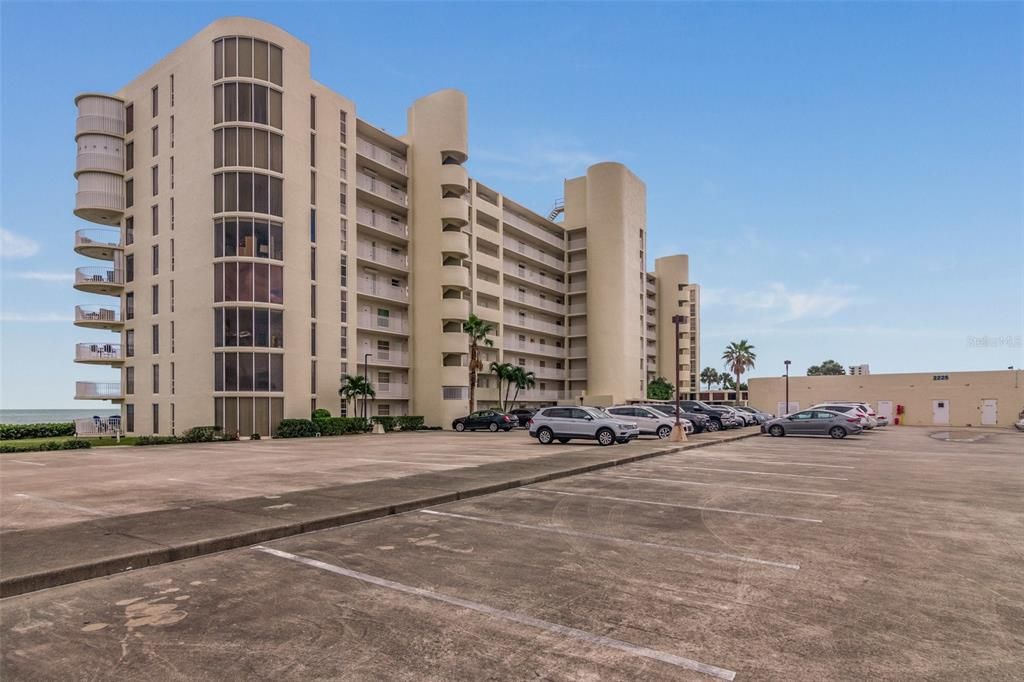 Recently Sold: $600,000 (2 beds, 2 baths, 1361 Square Feet)