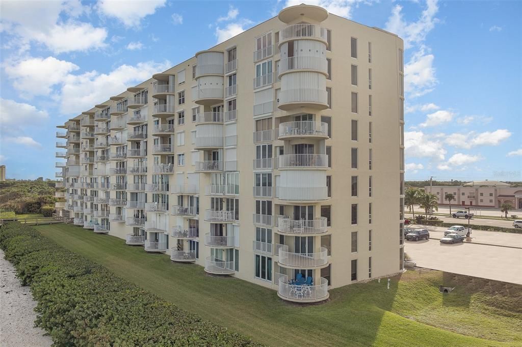Recently Sold: $600,000 (2 beds, 2 baths, 1361 Square Feet)