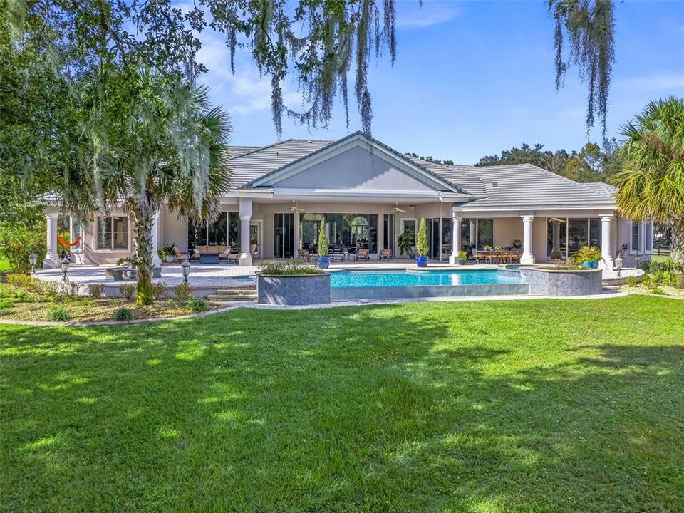 Recently Sold: $4,875,000 (6 beds, 6 baths, 5457 Square Feet)