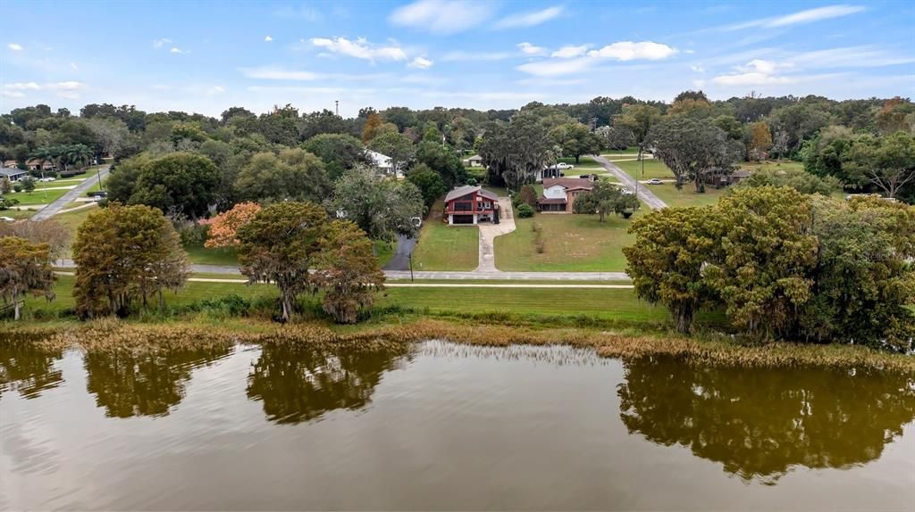 605 N Lakeshore Blvd