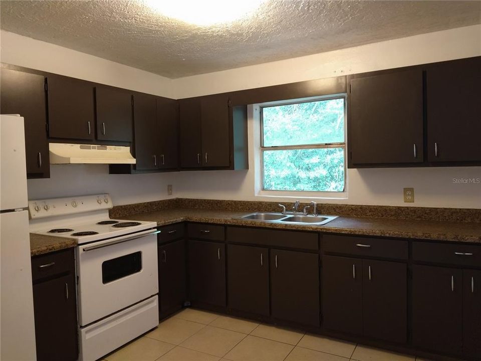 For Sale: $750,000 (12 beds, 0 baths, 4724 Square Feet)