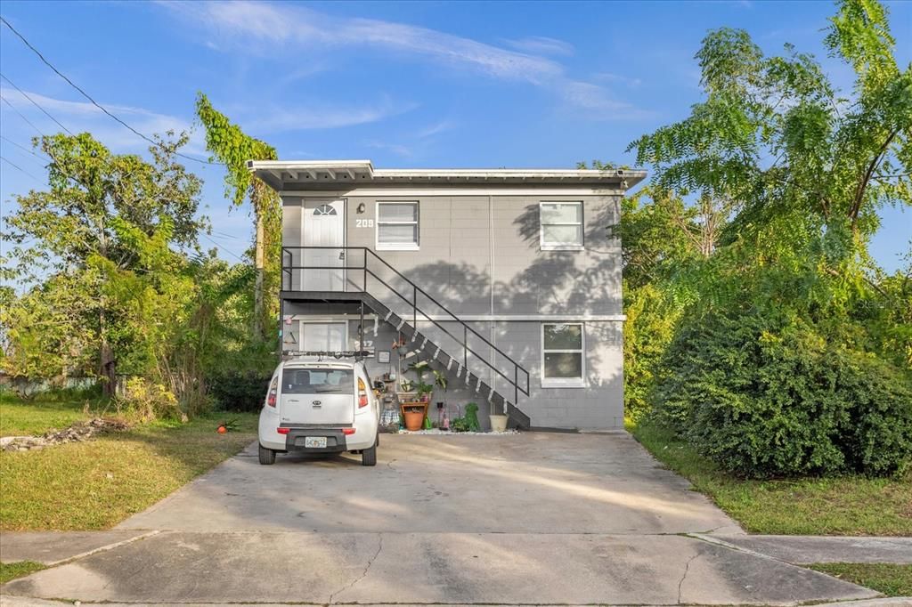 Recently Rented: $1,400 (2 beds, 1 baths, 700 Square Feet)