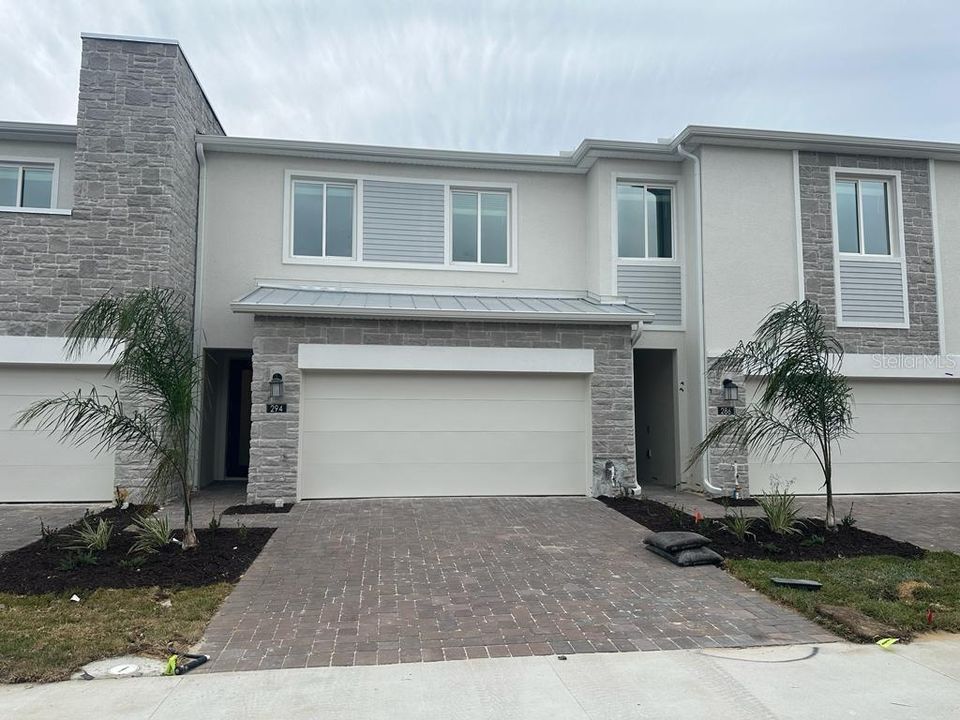 Recently Sold: $384,990 (3 beds, 2 baths, 1864 Square Feet)