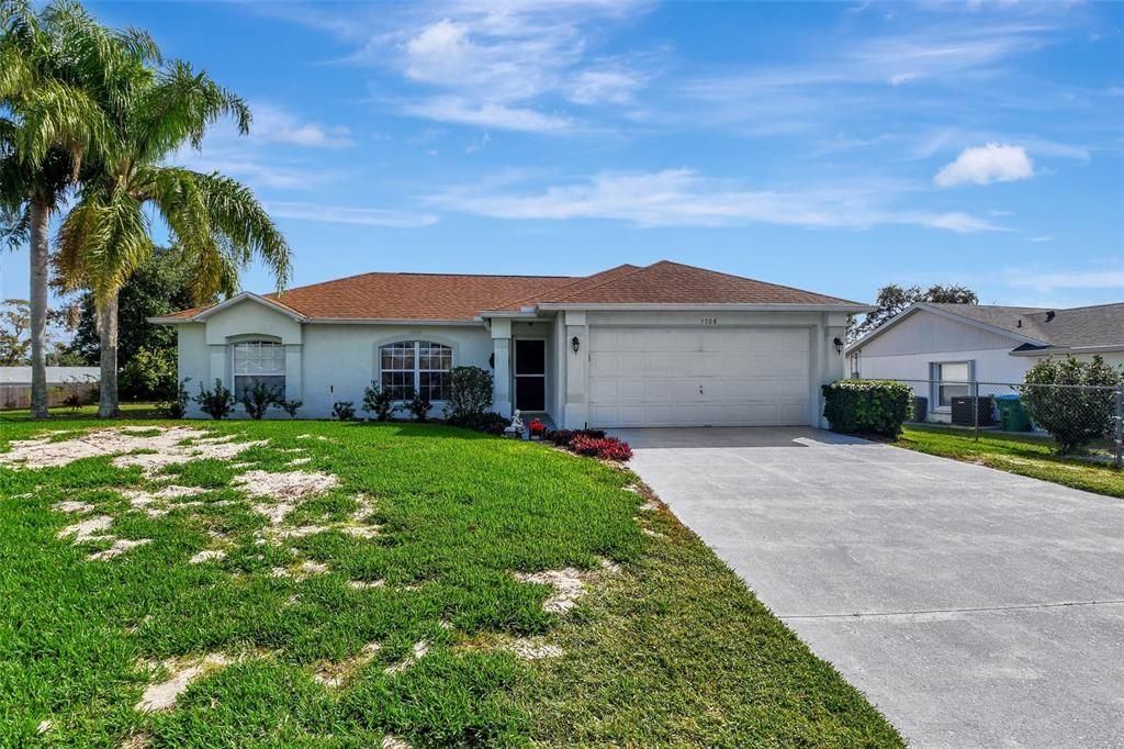 Recently Sold: $330,000 (4 beds, 2 baths, 1648 Square Feet)