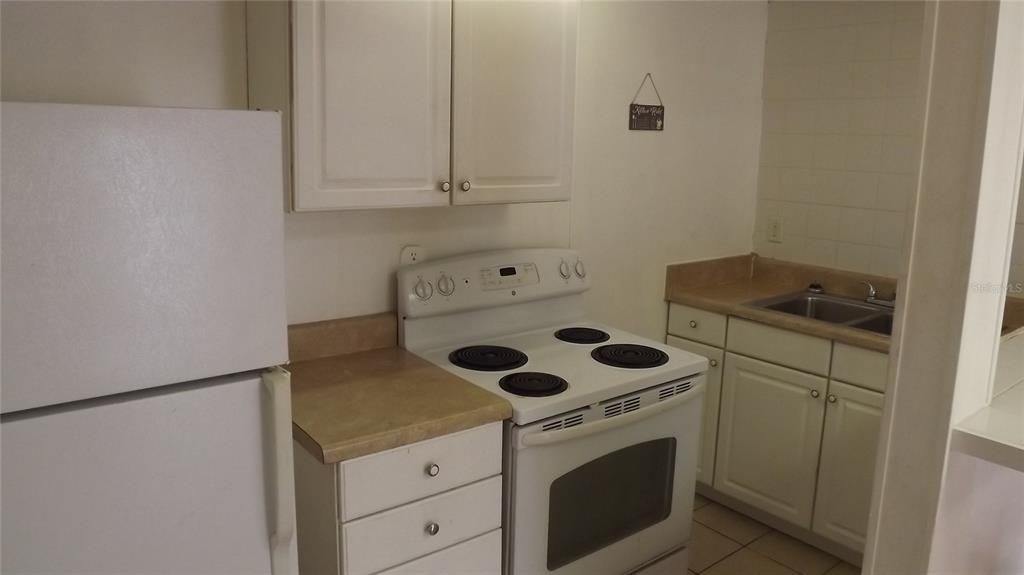 For Rent: $1,000 (1 beds, 1 baths, 200 Square Feet)