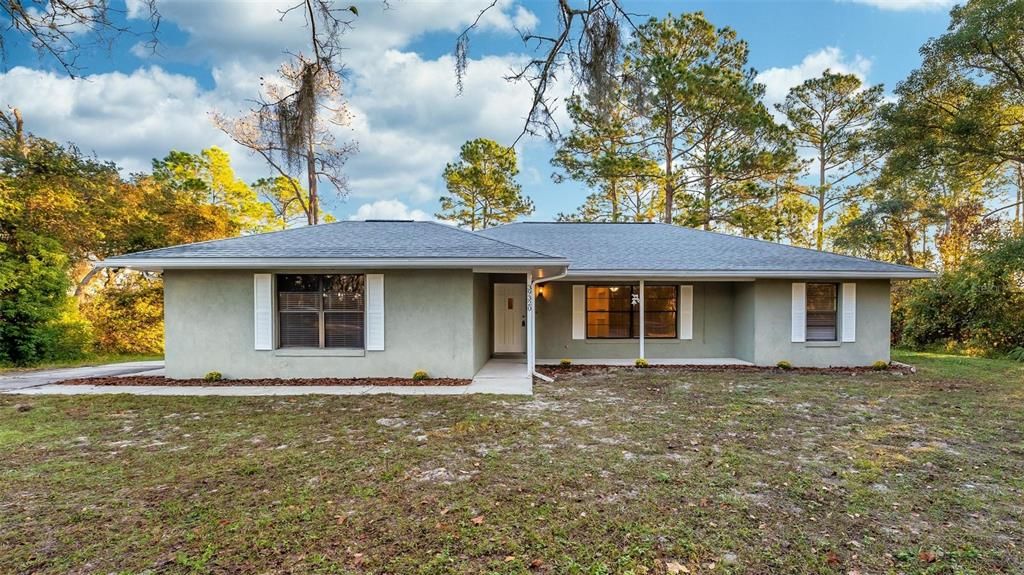 最近售出: $344,900 (4 贝兹, 2 浴室, 1694 平方英尺)