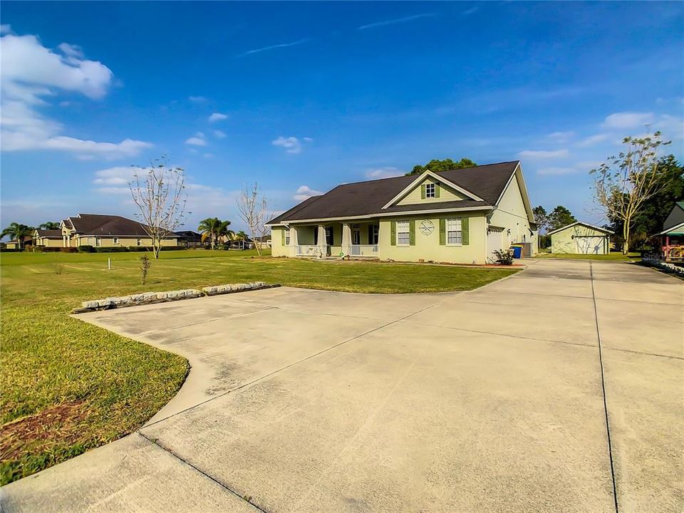 For Sale: $593,900 (3 beds, 2 baths, 2877 Square Feet)