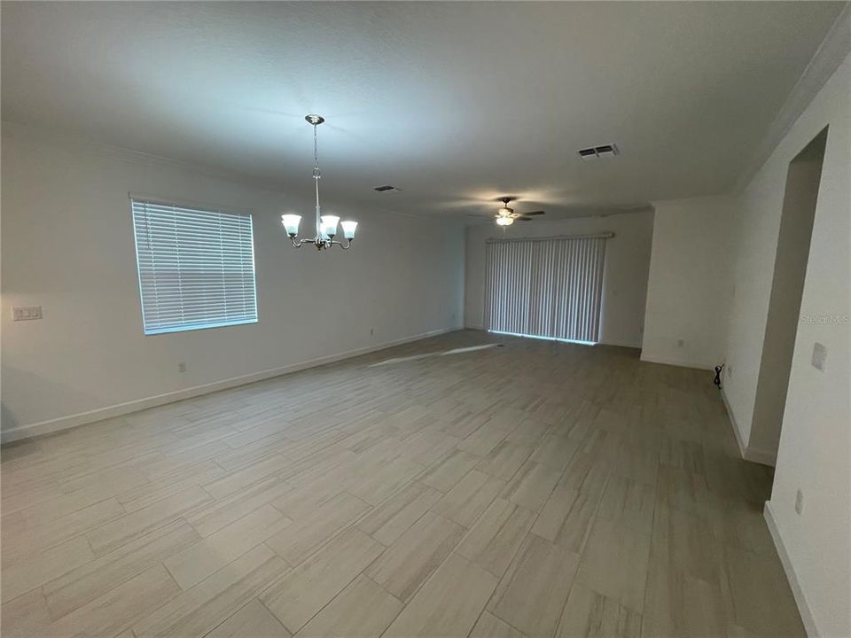 For Rent: $2,649 (4 beds, 2 baths, 2145 Square Feet)